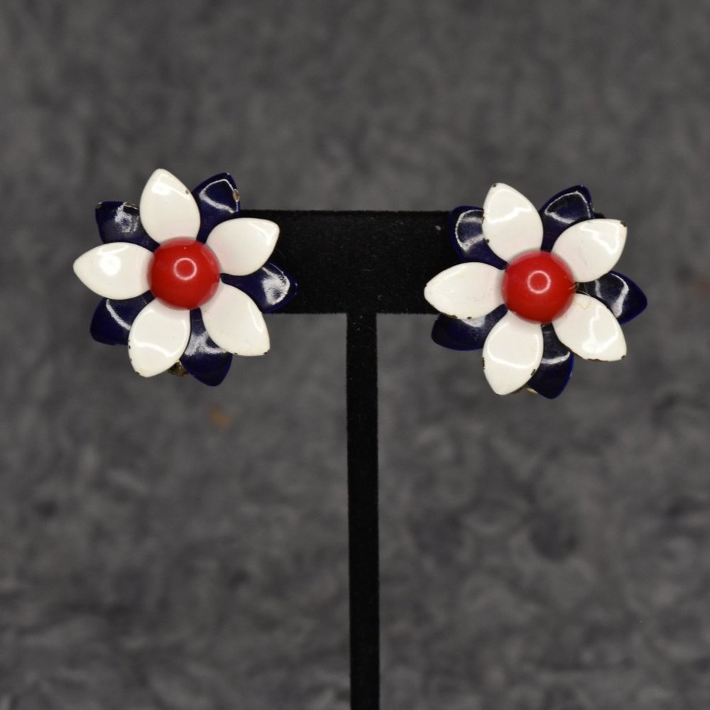 🔥 3/$15 Vintage Red White and Blue Flower Clip-on Earrings
